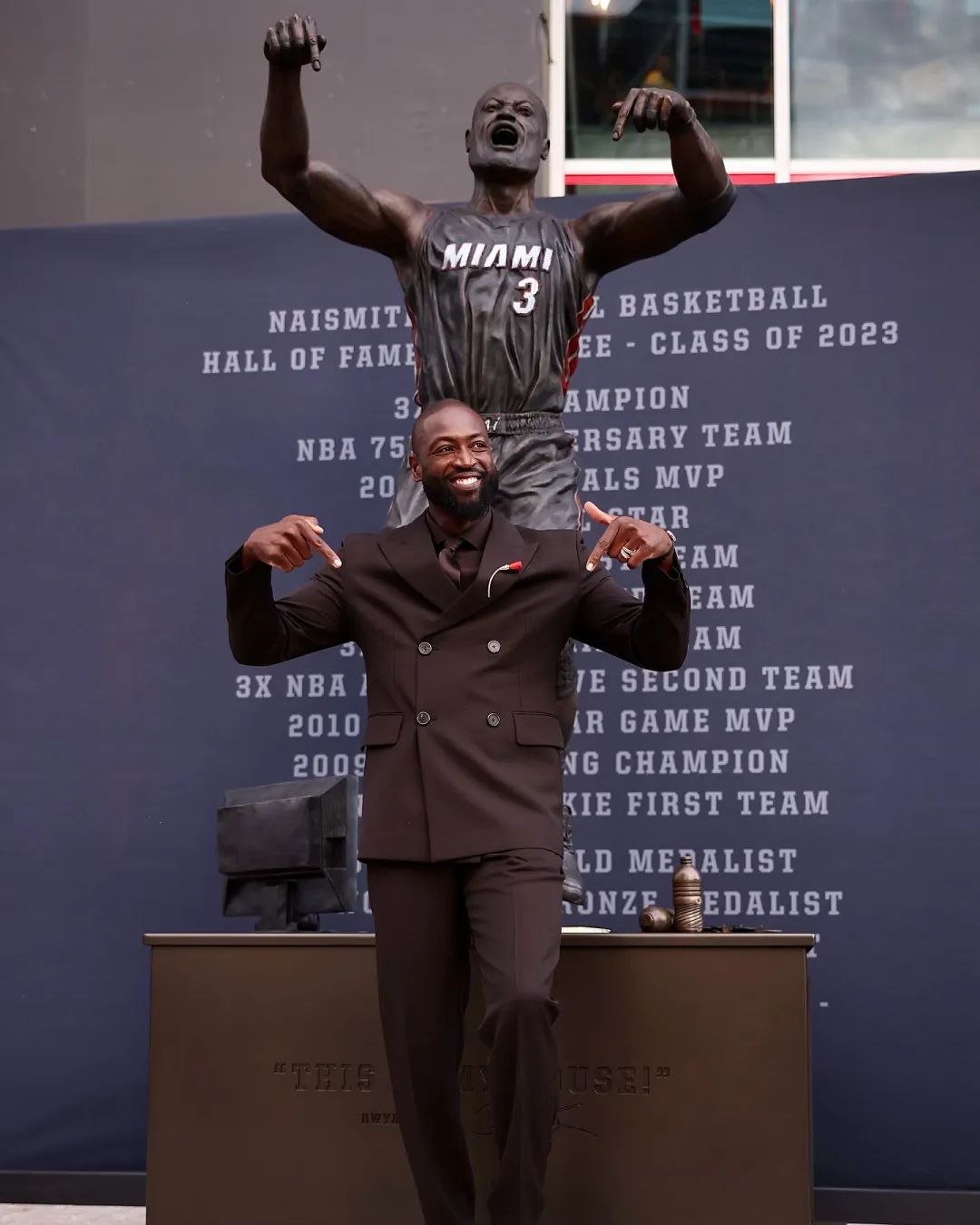 Wade’s statue unveiled. Wade: me?