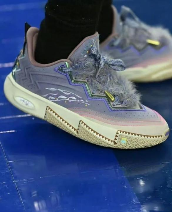 On-court at the All-Star Game! ANTA KAI2 is set to drop this March!